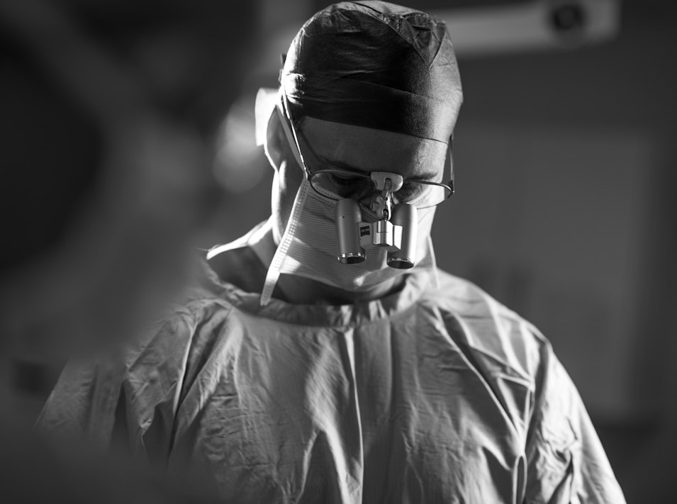 award-winning-dr-nicholas-moncrieff-plastic-surgeon-newcastle