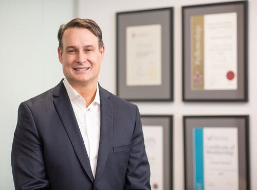 Cosmetic vs. Plastic surgeon